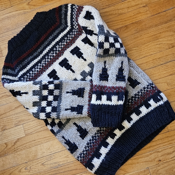 Handknit Greek Wool Sweater looks to be XL - Picture 5 of 15